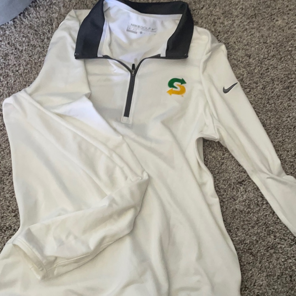 subway nike top